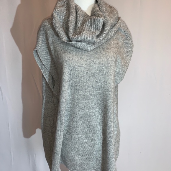 Nardi & Tagliaferri Sweaters - Nardi & Tagliaferri Gray Cowl Neck Knit Sweater